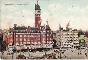 10 (a) En skriftlig edlig försäkran (Köpenhamn) av Albert Kruse (identifierad ovan) som uppger att han är född i Köpenhamn och växte upp i den del av staden där Hotell Bristol var beläget; att