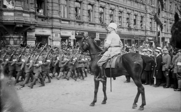 21 viktigaste staden i de röda gardenas försvarslinje. Efter långa hårda strider och tusentals döda och skadade var arbetarnas styrkor starkt tillbakapressade.