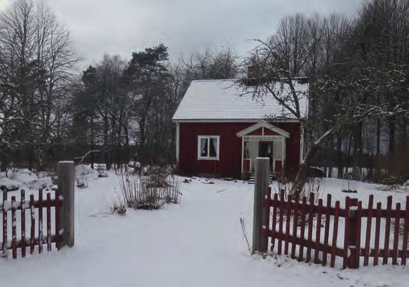 16 BYGGNADSVÅRDSRAPPORT 2017:09 Banvaktarbostaden i Älgaryd präglas idag av en moderisering på 1950-talet. Verandan är dock oförändrad sedan 1925.