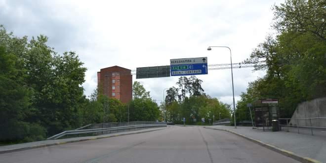 Utredning pågår för att försöka säkerställa att så många träd som möjligt behålls. Utöver detta anläggs en ny växtbädd med träd och buskar av större kvalitet.