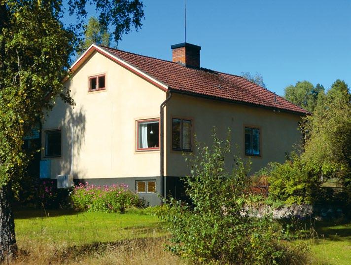 Alla glasbruksorter har exempel på så kallade egna hem, ibland utspridda, ibland i särskilda kvarter. En av de tidstypiska 1940-talsvillorna. Egnahemsvillor.
