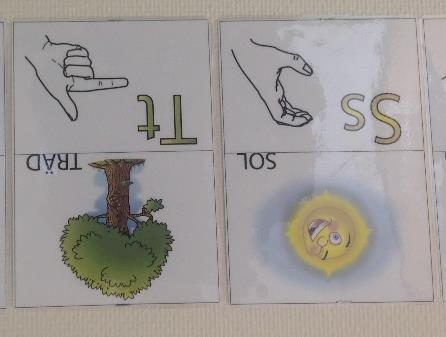 Dessa dokumentationer innehåller oftast bilder men även kortare texter på det som pedagogerna ser att barnen intresserat sig för under den dagliga verksamheten på förskolan.