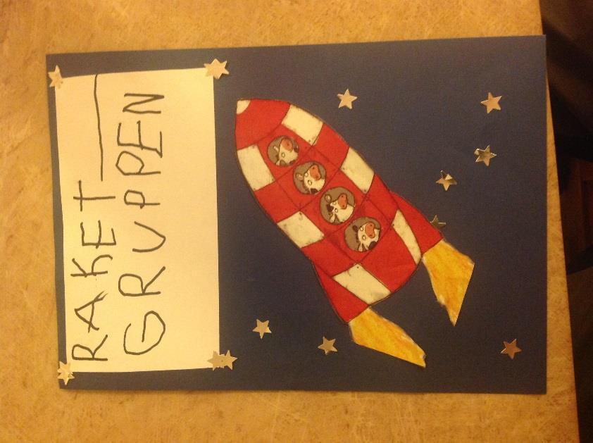 Bokläsning På vår förskola har vi haft både planerade och återkommande lässtunder men även läst spontant utifrån barnens önskemål. Läsandet har skett både inom- och utomhus och på olika sätt.