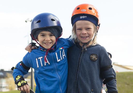 villakvarteren i Lomma och Bjärred, vid skolorna finns multisportplaner, på flera grönytor finns mål uppställda, det finns boulebanor och mycket mer.