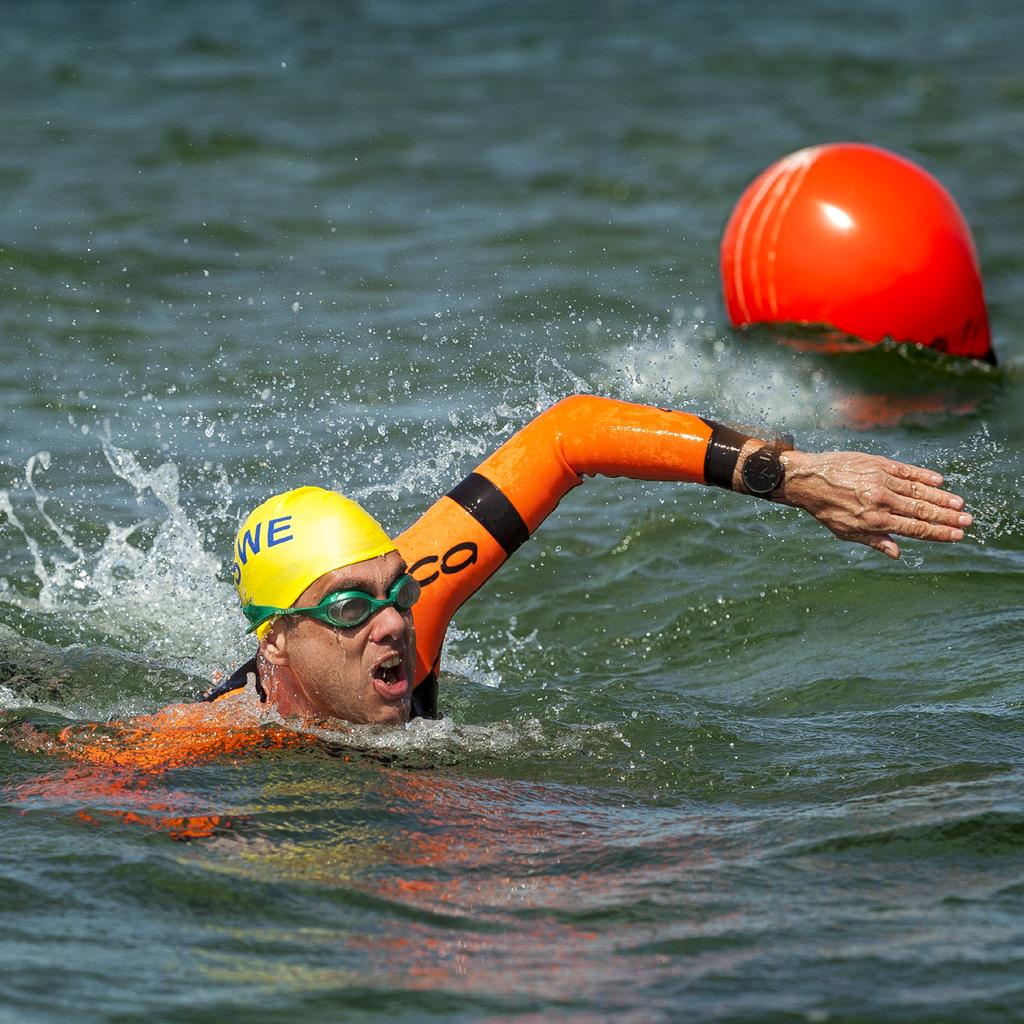 Öppet vatten Fler och fler provar på att simma öppet vatten. Numera anordnas tävlingar i öppet vatten och sedan 2008 finns det med som en OS-gren.