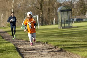 Slingan startar vid fotbollsklubbarnas kansli.