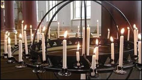 30 vardagar och på helger i samband med gudstjänster. Hyllinge kyrka är öppen då det pågår barnverksamhet måndag-torsdag och på helger i samband med gudstjänst.