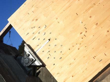 Underhållsbehovet för olika färgsystem varierar lika mycket som klimatet. Utomhusexponerade material utsätts för hård nedsmutsning från luftföroreningar.