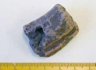 Figur 17:10. F2325. Gjutformsfragment. Skalstock i milli meter och centimeter.