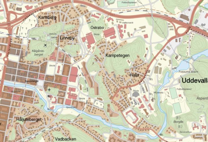 Utbyggnadssteg 2 Banan i Götaälvdalen är högbelastad, och blir dyr att bygga ut till fyra spår av flera skäl: På det mest belastade avsnittet längs älven upp till Älvängen ligger stora delar av banan