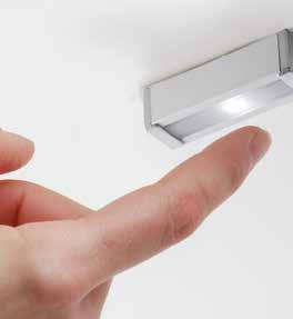 Dimmer: Håll fingret dimmern för reglering av ljusstyrkan.