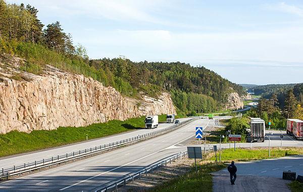 Sämre sidoområde än normalt anges i EVA som 1,1 eller 1,2. Detta avser hinder, bergvägg eller dylikt i sidoområdet.