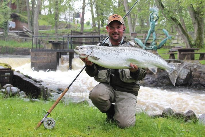 Paus för lunch. Du avslutar fisket när det passar dig, men fiske är tillåtet fram till kl. 02:00. Söndagen 20/5 En hel dags fiske på pool 1-32 + Vittskövle. Paus för lunch.