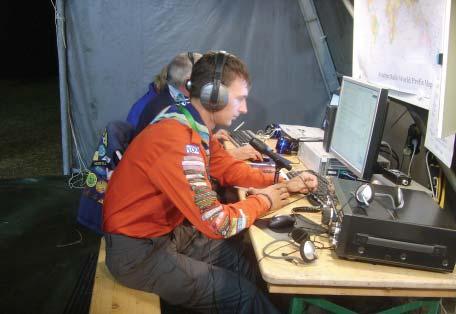 Varför scouterna Varför ska SSA och vi radioamatörer satsa just på att försöka nå scouterna? För mig finns det flera anledningar: 1. Scouterna och radioamatörerna har en gemensam historia med JOTA.