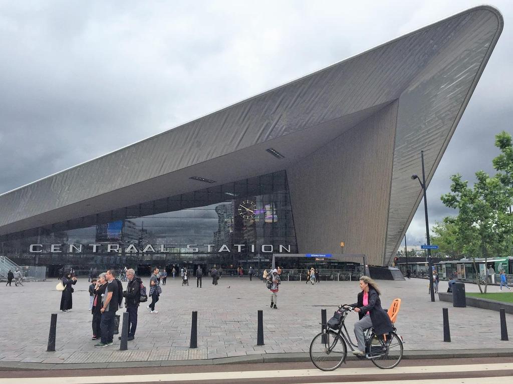 Ökad tillgänglighet och rena transporter Centralstationen i Rotterdam, Zuid-Holland Utmaningar Delar av regionen ligger långt från EUs centrala transportnätverk Utsläpp från transporter NSR 2020
