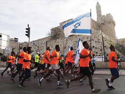 Toni vid Jerusalem Marathon 2018 En löparfest som 2018 lockade totalt ca 40.