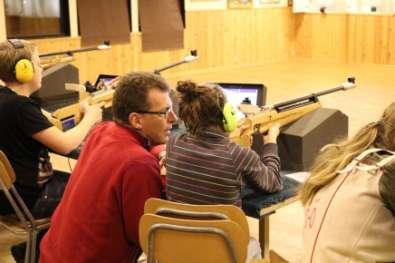 Antal medlemmar antal starterr Antal sammankomster Öved-Östraby Skytteförening Verksamhet Medlemmar Föreningen har under året haft 72 medlemmar under året (73 medlemmar 2014) med följande fördelning