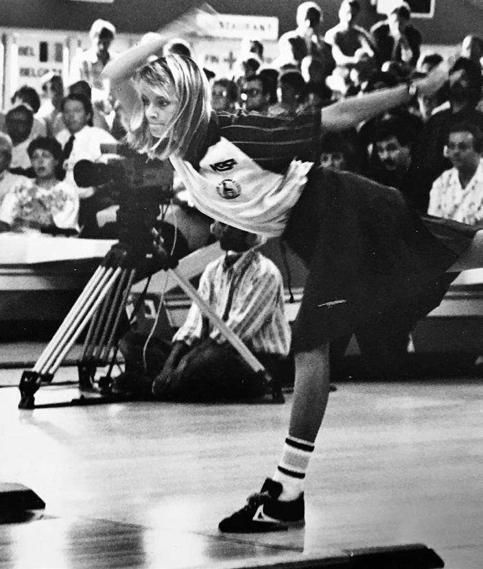Gösta var bland med en rad av våra mest lysande stjärnor, annat chefredaktör från resultatlis ar för vling för Bowlaren.