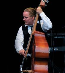 Per Nordgren från Härnösand är en bred virtuos gitarrist som spelat i många olika konstellationer och genrer men med jazz/improvisation som huvudsaklig