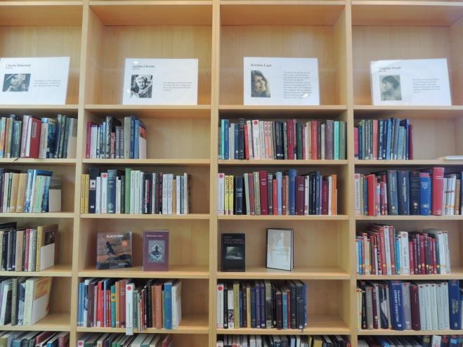 En svensk sida kring biblioteksrum är Biblioteksrummet där man samlar in olika tankar om konsten att utveckla