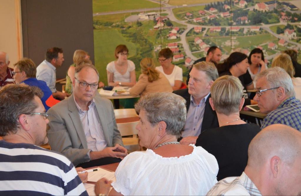morsdagsfika i helgen. Alla bra småsaker. För inte så länge sedan sprang 150 löpare genom bygden och njöt av omgivningarna.