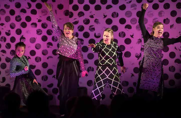 DEN DU ÄR - VARNING FÖR ANNORLUNDA! REGI: HÅKAN STARKENBERG Rekommendation: En genommusikalisk och sammansvetsad musikgrupp som närmar sig show och vågar ta upp viktiga ämnen.