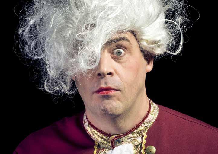 IMSE VIMSE MOZART LEKFULLT OM MOZART Foto: Kristoffer Lagerbäck Rekommendation: Roligt att inte ta klassisk musik på alltför stort allvar utan våga leka lite.
