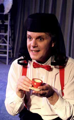 Foto: Dragan Popovic HAR DU HÖRT ATT ROSIE BITIT I GRÄSET? - TEATER /MUSIK REGI: AGNETA EHRENSVÄRD Rekommendation: Jag hade aldrig trott att barn var så orädda och fantasifulla när det gäller döden.