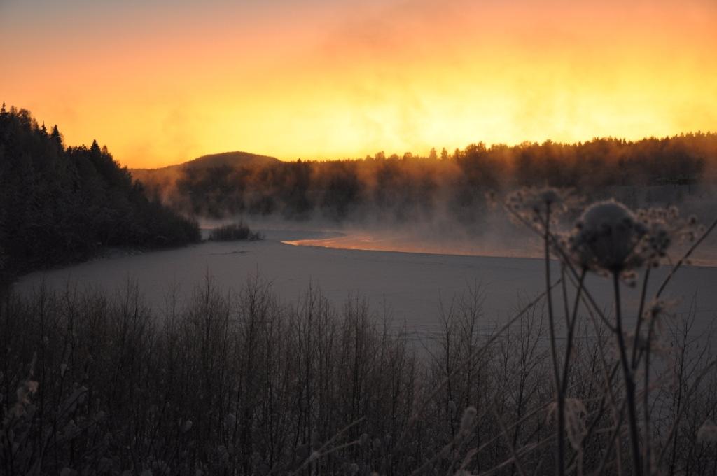 Råbäcken, Luleälven, 22/12 kl 14:35, -29 C. Tillönskar God Jul & Gott Nytt År!