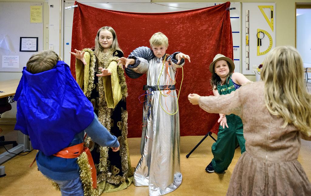 Pedagogisk planering Förberedelser Premiär på en dag ska förutom att öka elevernas kunskap om teater även komplettera den ordinarie undervisningen i skolan.