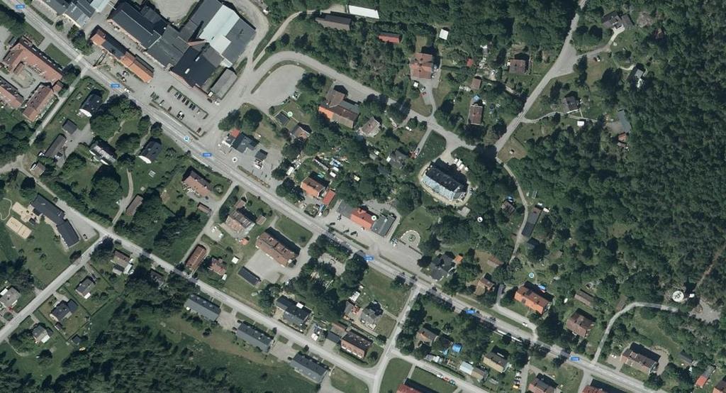 Figur 2. Satellitbild över planområdet. Fastigheternas byggnader ses i relation till kringliggande trafikstråk. Bilden är hämtad från www.hitta.se 1.