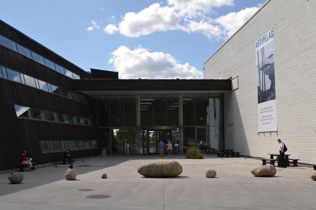Sida 17 (36) Gestaltning I detaljplanen finns bestämmelser om de två servicebyggnadernas gestaltning med relationer till den omkringliggande miljöns särart och beskaffenhet.
