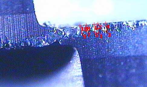 8 Utrustning för mätning av verktygsförslitning För att mäta verktygsförslitningen användes ett mikroskop av typ Nikon Optiphot-1 som utrustats med en digitalkamera så att bilder av de förstorade
