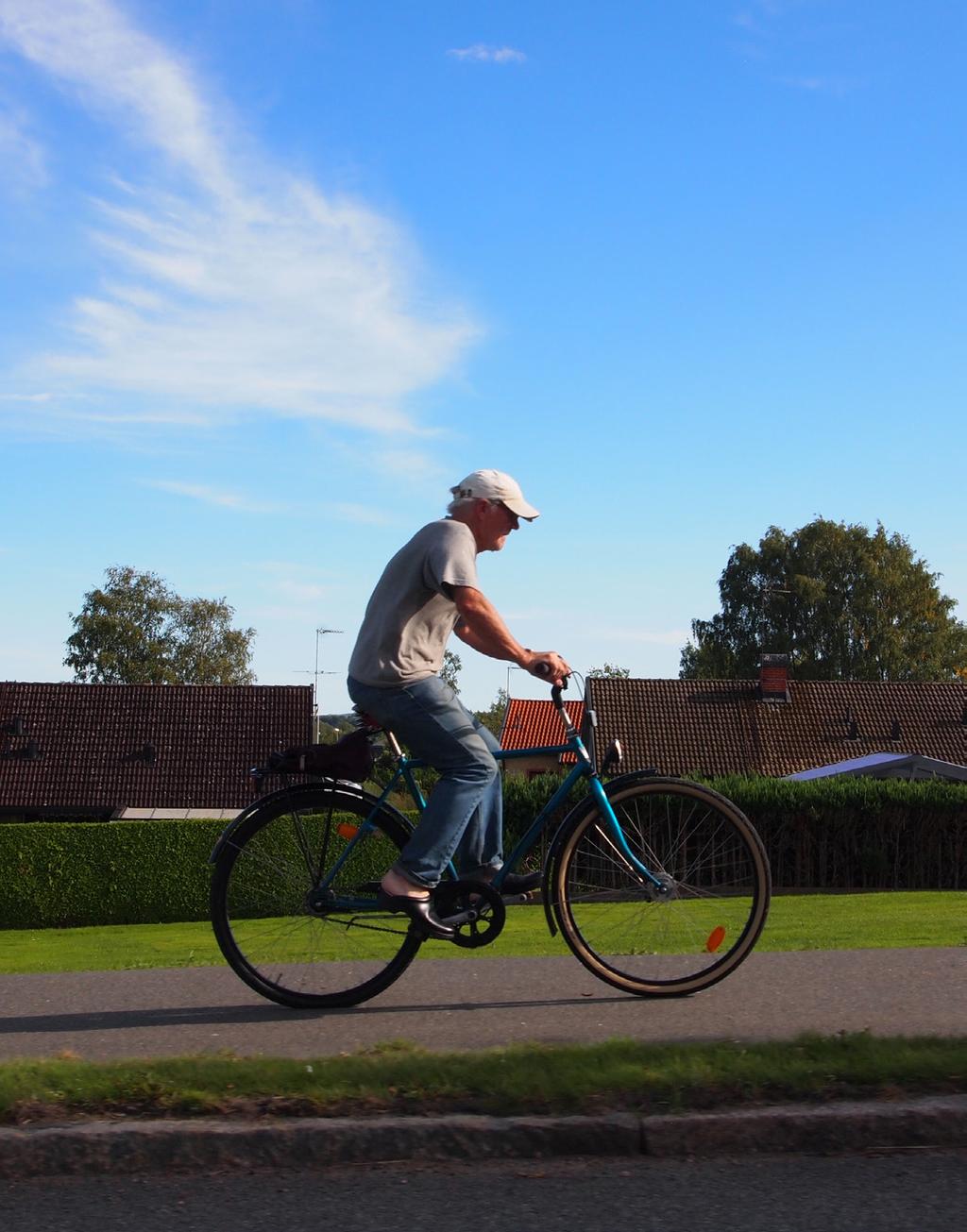 Cykeln är tillräckligt snabb för att bli ett verkligt alternativ till bilen vid många kortare resor. Vid längre resor kan cykeln vara ett stöd till att resa kollektivt.