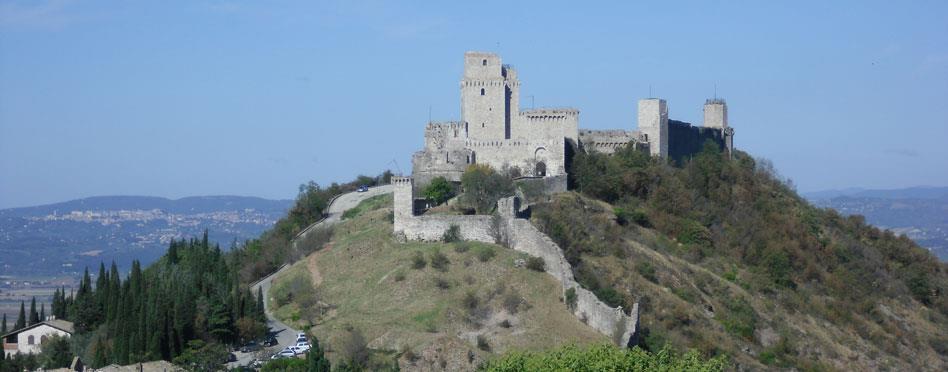 Cammino di Francesco, Assisi - Spoleto, 6 nätter 1(6) Vandra i Italien Cammino di Francesco, 6 nätter Assisi - Spoleto 5 vandringsdagar Under medeltidens dunkla tider gick en upplyst man längs åsar