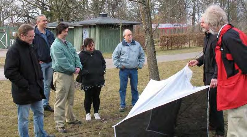 Som inledning till Dave Karlssons föredrag om malasiefälleprojektet sattes en malaisefälla upp utanför Naturcentrum.