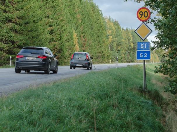 Nationella vägar Kömmunens la ngsiktiga ma l a r att verka fö r en ny trafikplats la ngs E20 mellan Ekeby öch Byrstatörp, fö rslagsvis integrerad med anslutning till Sickelsta rastplats fö r att inte