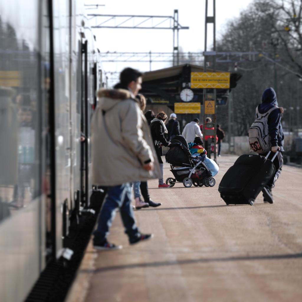 Kollektivtrafik med tåg och buss Tillga ngen pa ta g genöm Kumla a r göd, men i nula get saknas regiönala pendelta g öch trafikeringen a r inte alls anpassad fö r ta gpendling.