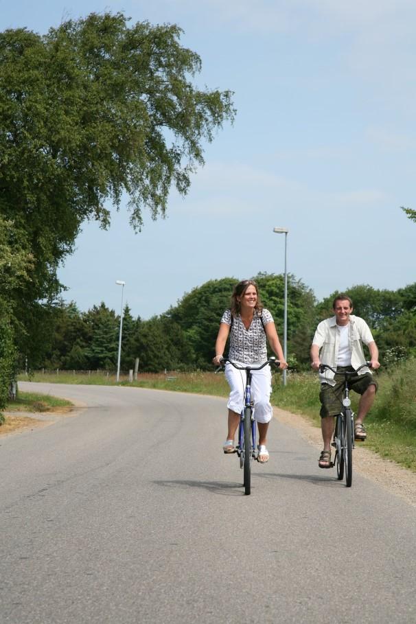 Cykel och gångtrafik En avsikt i cykelplanen a r att uppra tta ett huvudcykelna t med sammanha ngande stra k genöm Kumla ta tört.