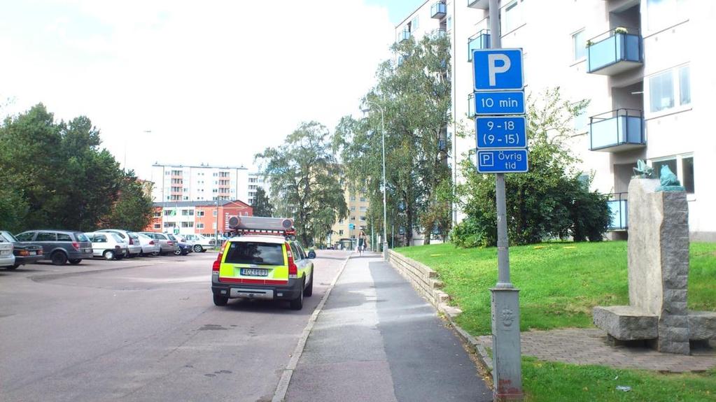PM 14 (40) Nedan visas de förhyrda parkeringsplatserna som är belägna söder om Syster Ainas gata. Här finns 49 p-platser.
