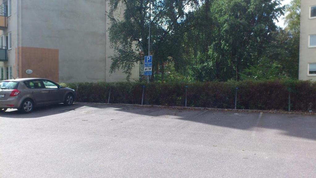 gata. Avgiften för att stå parkerad här är 3 kr/tim alla