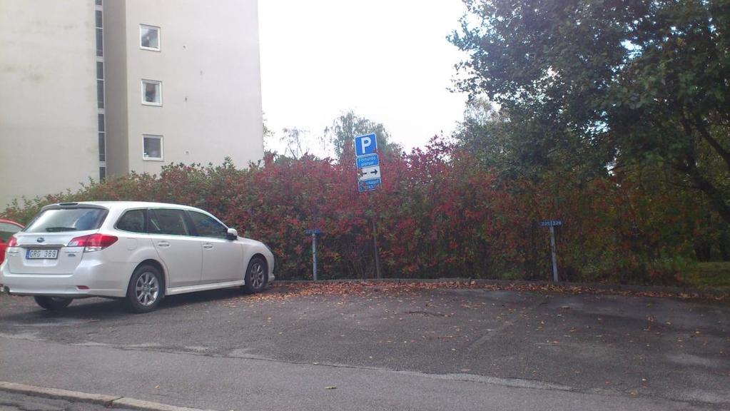 PM 21 (40) Nedan visas ytterligare förhyrda platser på Doktor Liborius gata, här ses 12 st. platser som p-bolaget ansvarar för. BILD 15.