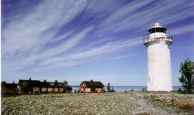 Sjöfartsverket tänker släcka och reducera antalet fyrar i det svenska kustbandet Esbjörn Hillberg 2007-03-10 Neddragningshotad fyr: Stora Fjäderägg Foto: Esbjörn Hillberg Nu måste alla hjälpas åt att