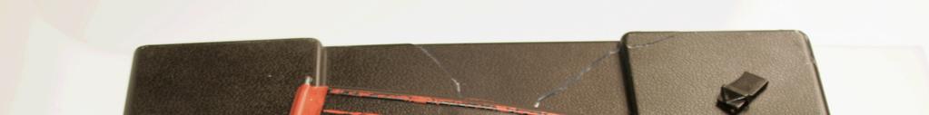 Lådan mäter 36 x 17 cm och på