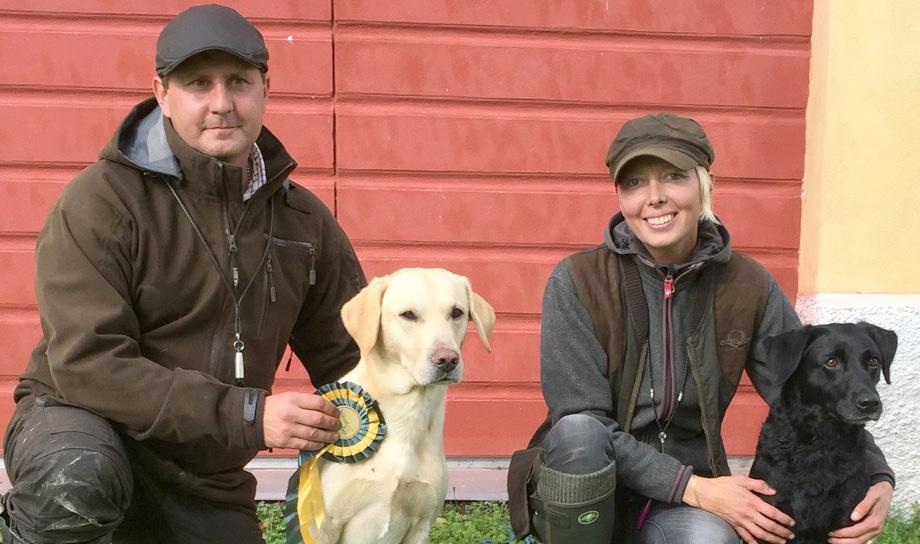 UPPFÖDNING & KURSER FÖR RETRIEVERS Vi bedriver uppfödning av labrador retriever och cocker spaniel av jakttyp. Vi har även en utvecklad kursverksamhet för dig och din retriever.