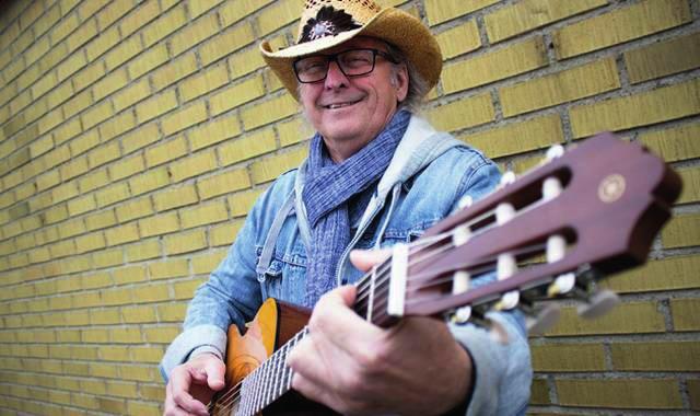 "Nu jävlar är det min tur" S VEDALA. Guldskivorna avlöser varandra på väggarna. Lelle Dahlbergs musikaliska resa har varit lång och framgångsrik.