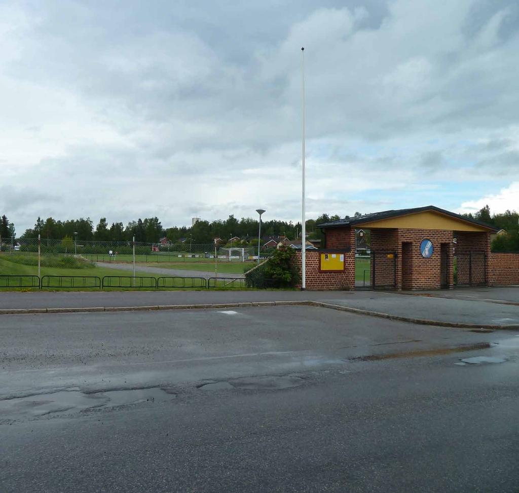 fotbollsplan, fotbollsplan vid Mariedal samt elljusspår med motionsslinga samt skidspår öster om BillerudKorsnäs området. Utöver detta finns även bl.a. två skyttebanor, ett fågeltorn samt Frövi brukshundsklubb inom planområdet.