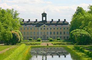 Inbjudan Cykelutflykt till Sturefors Lördagen den 27 maj åker vi på en cykelutflykt till Sturefors slott.