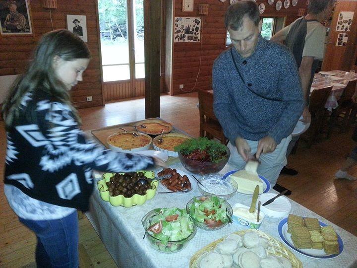 15 och inleder med fika och lite föreningsinformation.