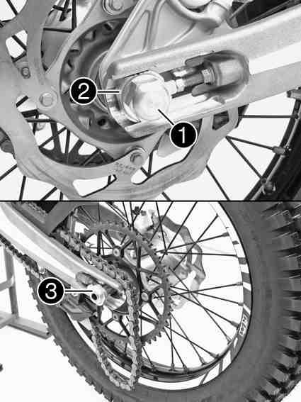 HJUL, DÄCK 71 12.3Demontera bakhjuletx Dra åt frambromsen och komprimera gaffeln kraftigt flera gånger så att gaffelbenen kan justeras in. Dra åt skruven3.